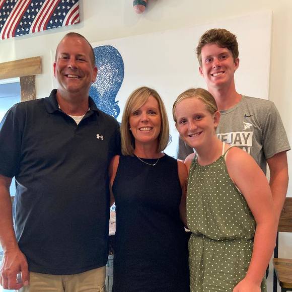 Profile Picture of Megan Welkom (@mwelkom) on Poshmark