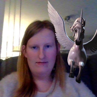 Profile Picture of Lara Gannon (@laragannon2) on Twitter