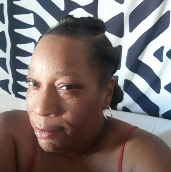 Profile Picture of Joycelyn Sexton (@yadiah2002) on Poshmark