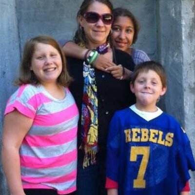 Casey Herring - Twitter Profile Picture of Casey Herring (@groovyaries) on Twitter