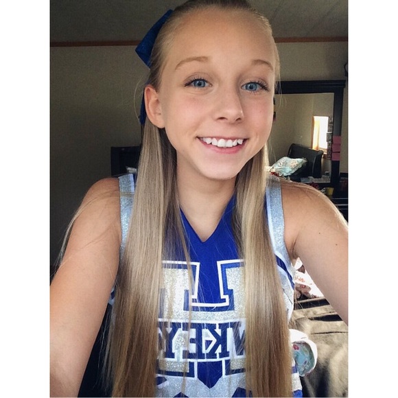 Profile Picture of Jordyn Mozeleski (@jordyn0223) on Poshmark