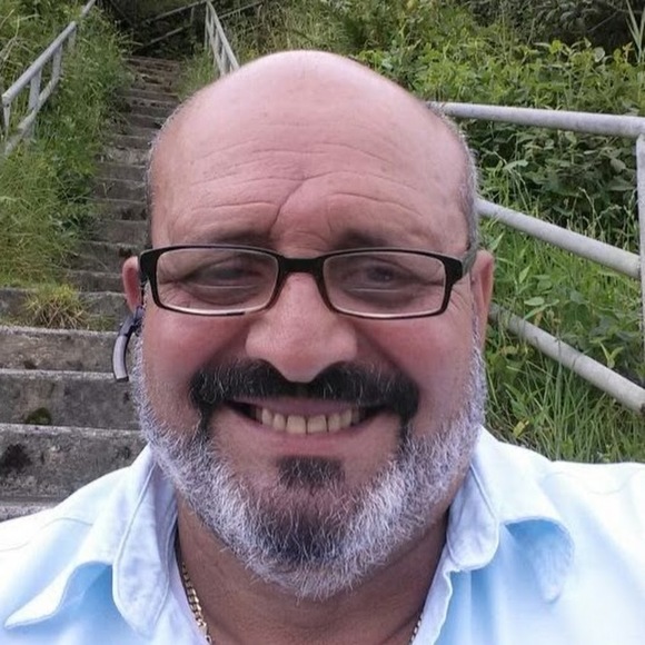 Profile Picture of Edwin Guilloty (@guindin) on Poshmark