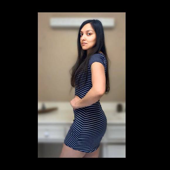 Profile Picture of Liz Nevarez (@liznova) on Poshmark