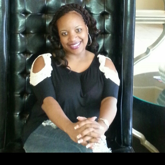 Profile Picture of Gwendolyn Swygert (@swygert1205) on Poshmark