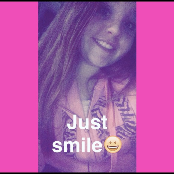 Profile Picture of Annamarie Gindele (@annamarie2000) on Poshmark