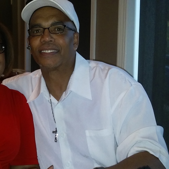 Profile Picture of Charles Huddleston (@charleshuddlest) on Poshmark