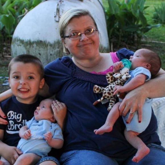 Profile Picture of April Loudermilk (@aprillouderm882) on Poshmark