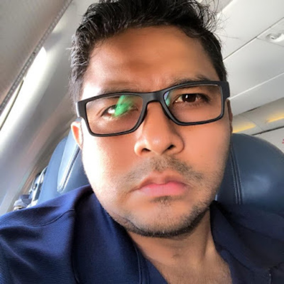 Profile Picture of David Navarrete (@toretto478) on Poshmark