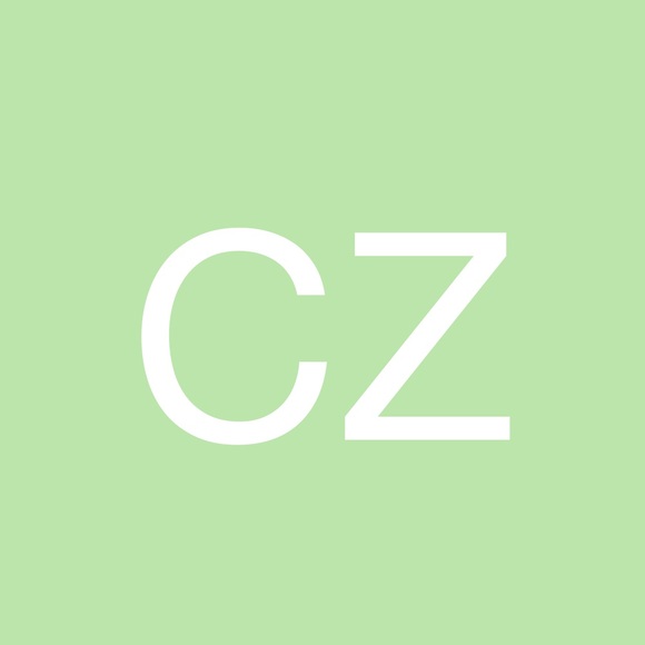 Profile Picture of Chelsea Zugg (@chelseazugg) on Poshmark
