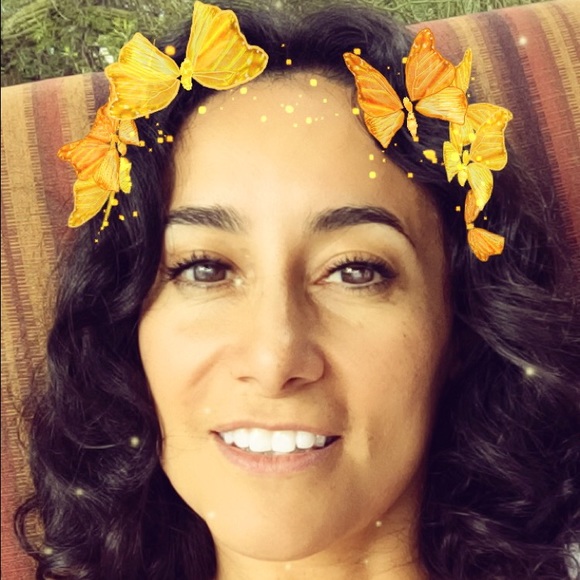 Profile Picture of Frances Bernal (@bean_73) on Poshmark