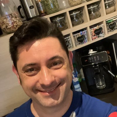 Profile Picture of Robert Panek (@Bobb1974) on Twitter