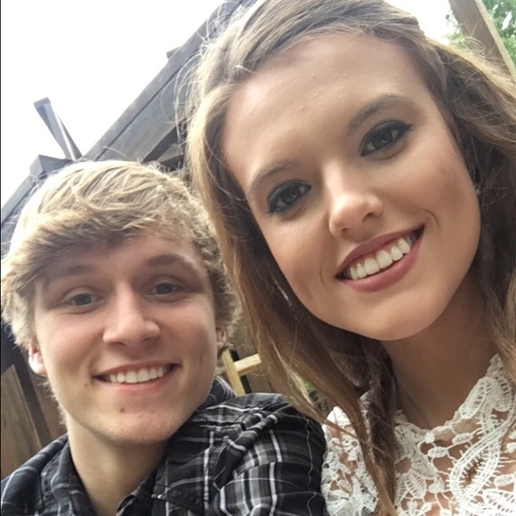 Profile Picture of Katherine Uthoff (@kuthoff59) on Poshmark