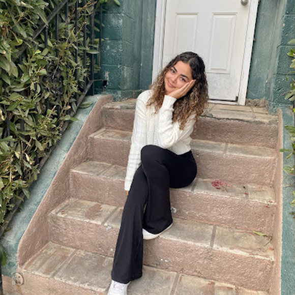 Davenie Blackwell - Poshmark Profile Picture of Davenie Blackwell (@davenieb) on Poshmark