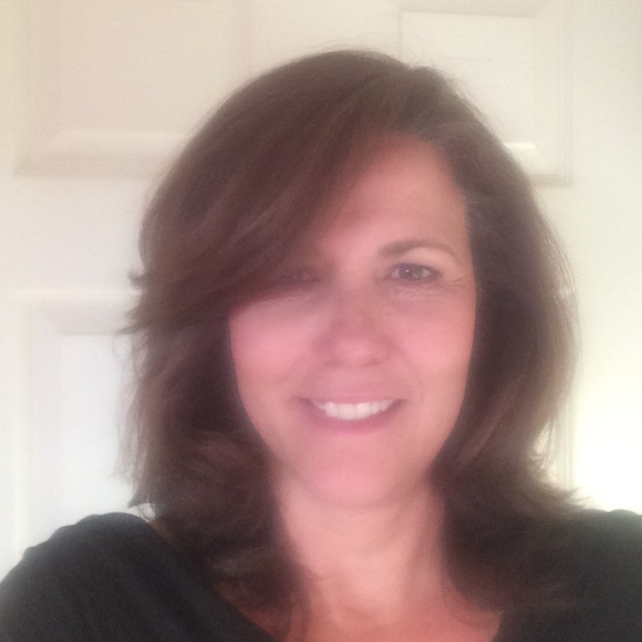 Profile Picture of Joanne Courtney (@jcourtney8) on Poshmark
