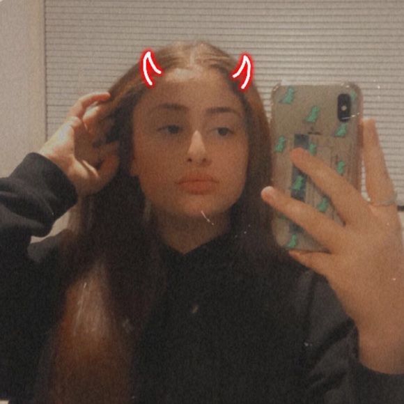 Profile Picture of Daniella Ibrahim (@daniella854) on Poshmark