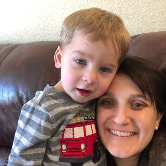 Kiley Shea - Poshmark Profile Picture of Kiley Shea (@kmshea3) on Poshmark