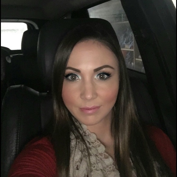 Profile Picture of Jenna Brant (@jbrant85) on Poshmark