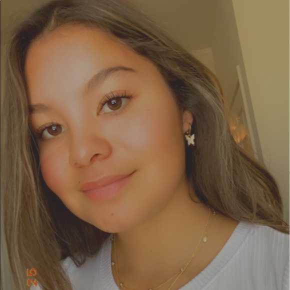 Profile Picture of Hanna Ramirez (@hmr2323) on Poshmark