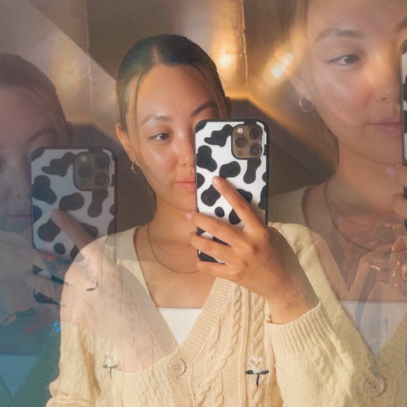 Profile Picture of Julie Shin (@yoursjulietruly) on Poshmark