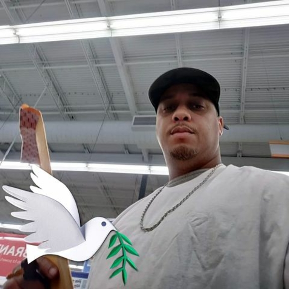 Profile Picture of James Carpenter (@jamescarpent547) on Poshmark