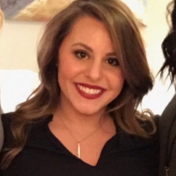 Profile Picture of Kristina Knoppel (@kaknoppel) on Poshmark