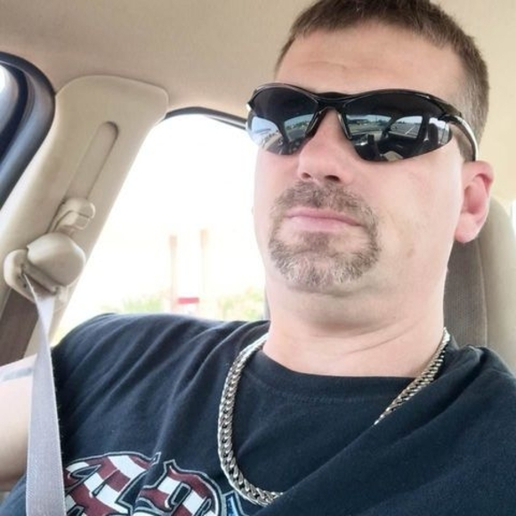 Profile Picture of Gary Cox (@garycox378) on Poshmark