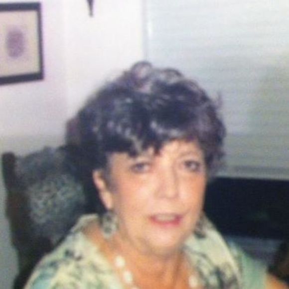 Profile Picture of Virginia Gugliotta (@vgugs1) on Poshmark