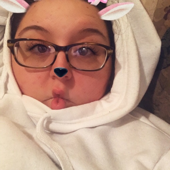 Profile Picture of Carlie Rocchetti (@crocch18) on Poshmark