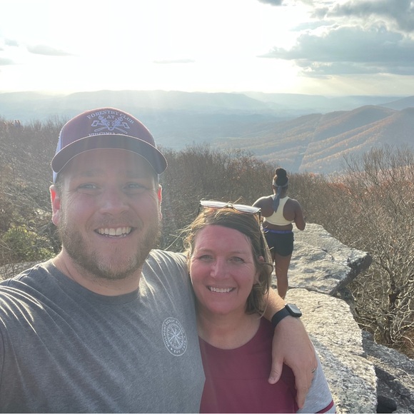 Profile Picture of Andrew Ickes (@andrewickes) on Poshmark