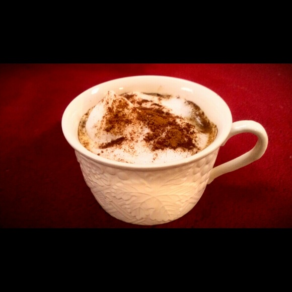 Profile Picture of Anna Stallone (@a_s_l) on Poshmark