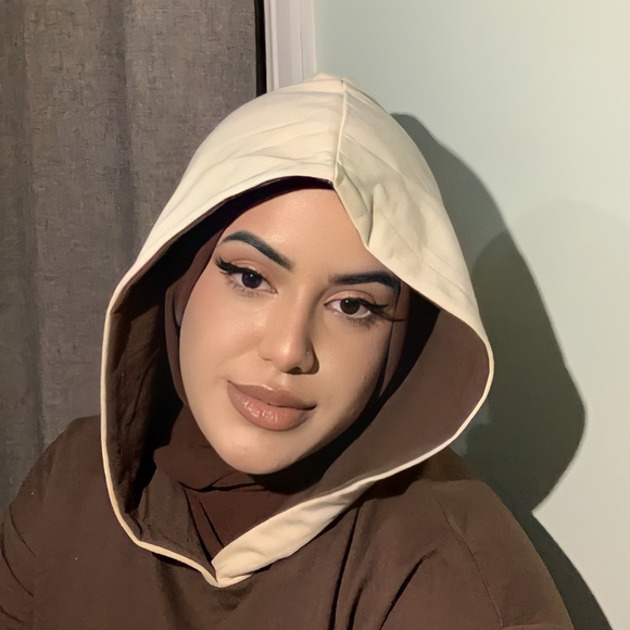 Profile Picture of Samiha Abumustafa (@samiha_a) on Poshmark