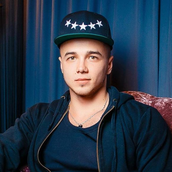 Profile Picture of Stepan Stepanych (@lomaikabini) on Poshmark