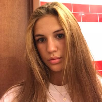 Profile Picture of Ella Carroll (@ellallorrac) on Twitter