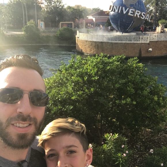 Chris Valerio - Poshmark Profile Picture of Chris Valerio (@crash4210) on Poshmark