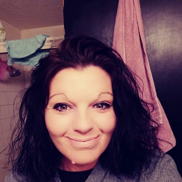 Profile Picture of Chrystal Plude (@chrystalplude) on Poshmark