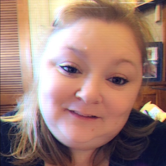 Paula Thurmond - Poshmark Profile Picture of Paula Thurmond (@rodthurmond) on Poshmark