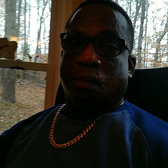 Profile Picture of Anthony Kirby (@a7375) on Poshmark