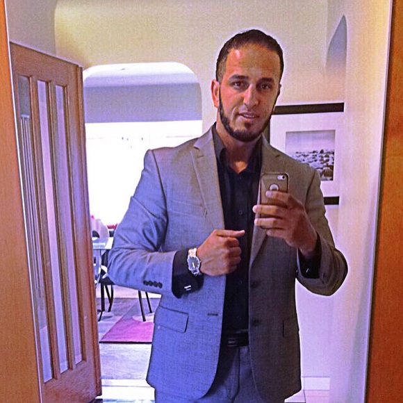 Profile Picture of Sadeq Ahmed (@sadeq) on Poshmark