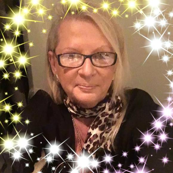 Regina Rachael - Poshmark Profile Picture of Regina Rachael (@regina_rachael) on Poshmark