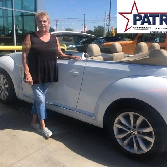 Profile Picture of Tia Azlin (@tiaazlin) on Poshmark