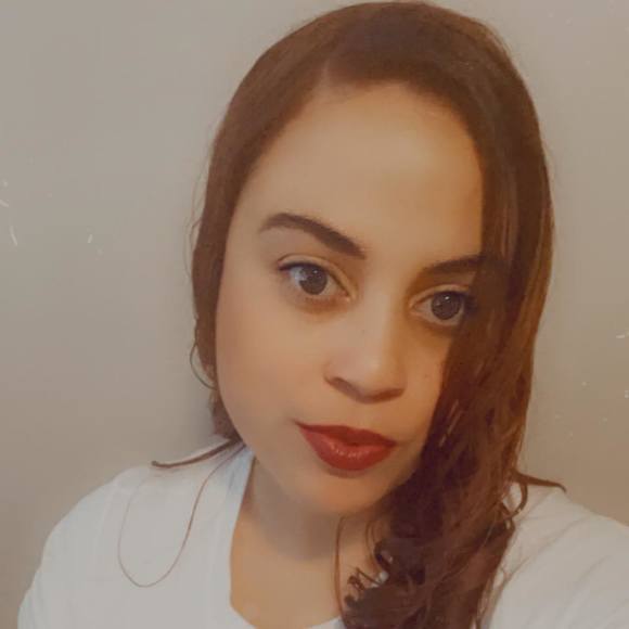 Profile Picture of Candice Hicks (@dice14_abes) on Poshmark