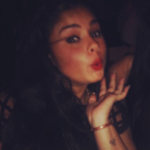 Profile Picture of Erika Sepulveda (@eyeofdbeholdr) on Poshmark