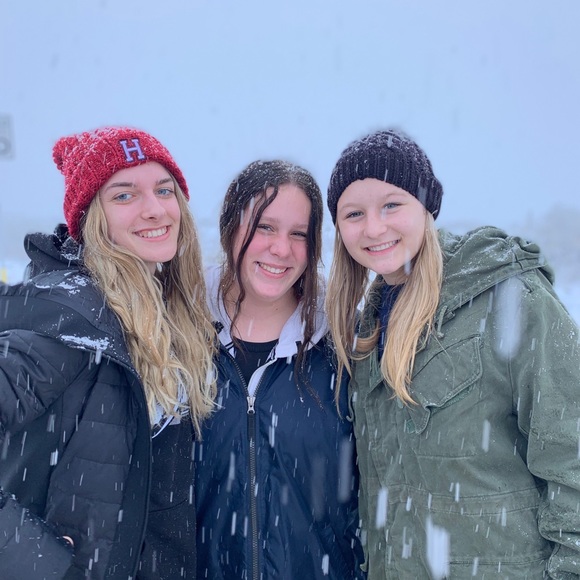 Profile Picture of Courtney Seaback (@courtneyseaback) on Poshmark