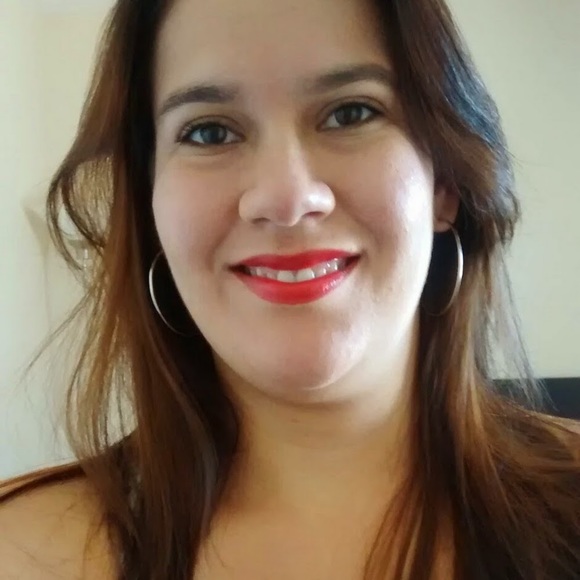 Profile Picture of Mari Silva (@marianasilva01) on Poshmark