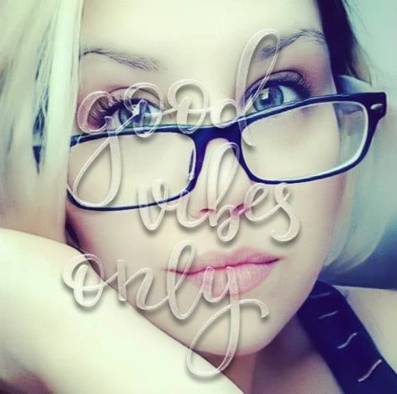 Profile Picture of Aaron Merklinger (@aarone) on Poshmark