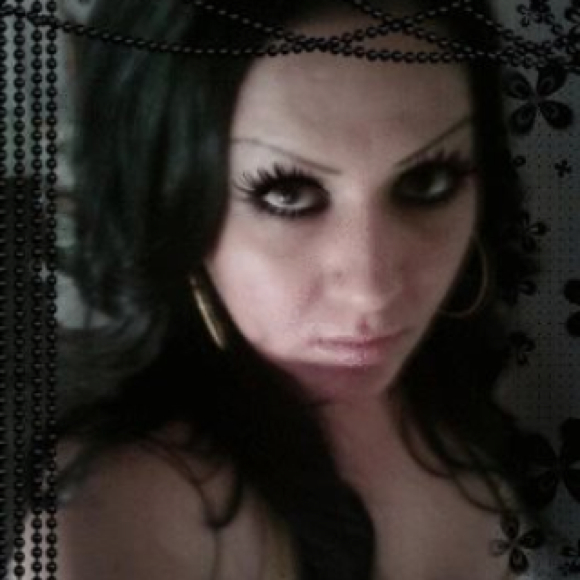 Profile Picture of Claudia Rodriguez (@shortyglamour) on Poshmark