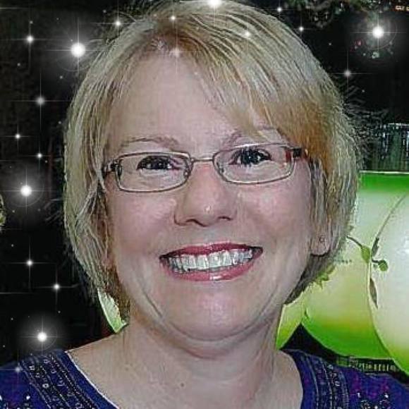 Profile Picture of Diane Hopper (@gagahopper) on Poshmark