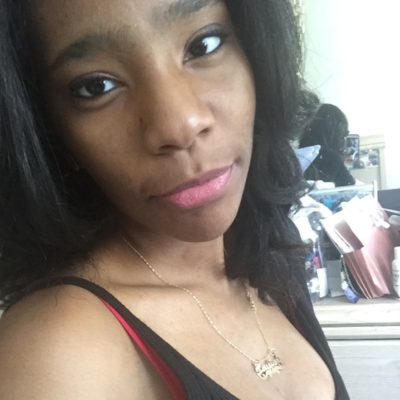 Profile Picture of Taylor Cromwell (@cromtay) on Poshmark