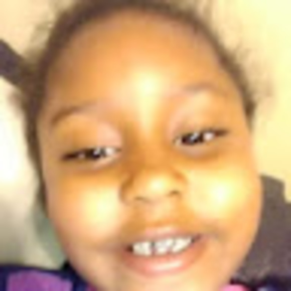 Profile Picture of Anthony Sampson (@eligasampson395) on Poshmark