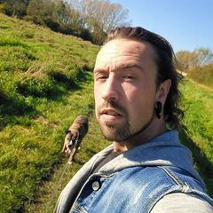 Profile Picture of skoftt (@scottschumans) on Tiktok
